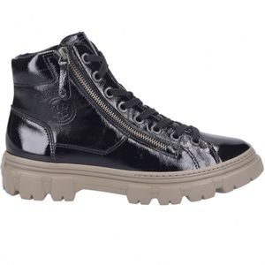 High top Sneaker. Black PATENT Leather. Zipper. US 7.5